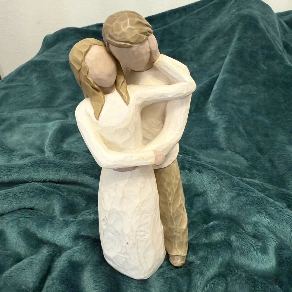 Wooden Couple Figurine - Picture 2 of 5